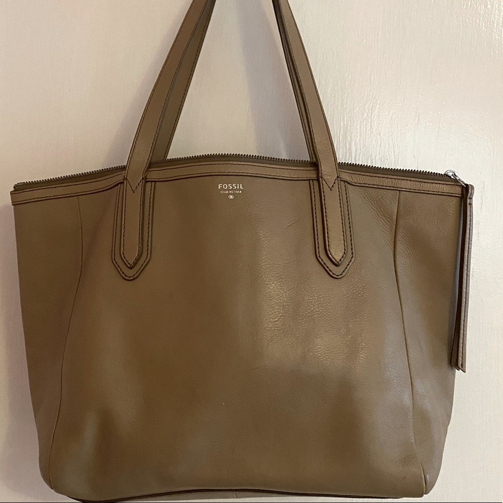 Fossil Tote - Picture 2 of 5